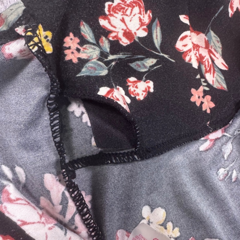No Boundaries Floral Button Front Cami Tank Top Black Rose Print Juniors L 11-13 - Picture 9 of 10
